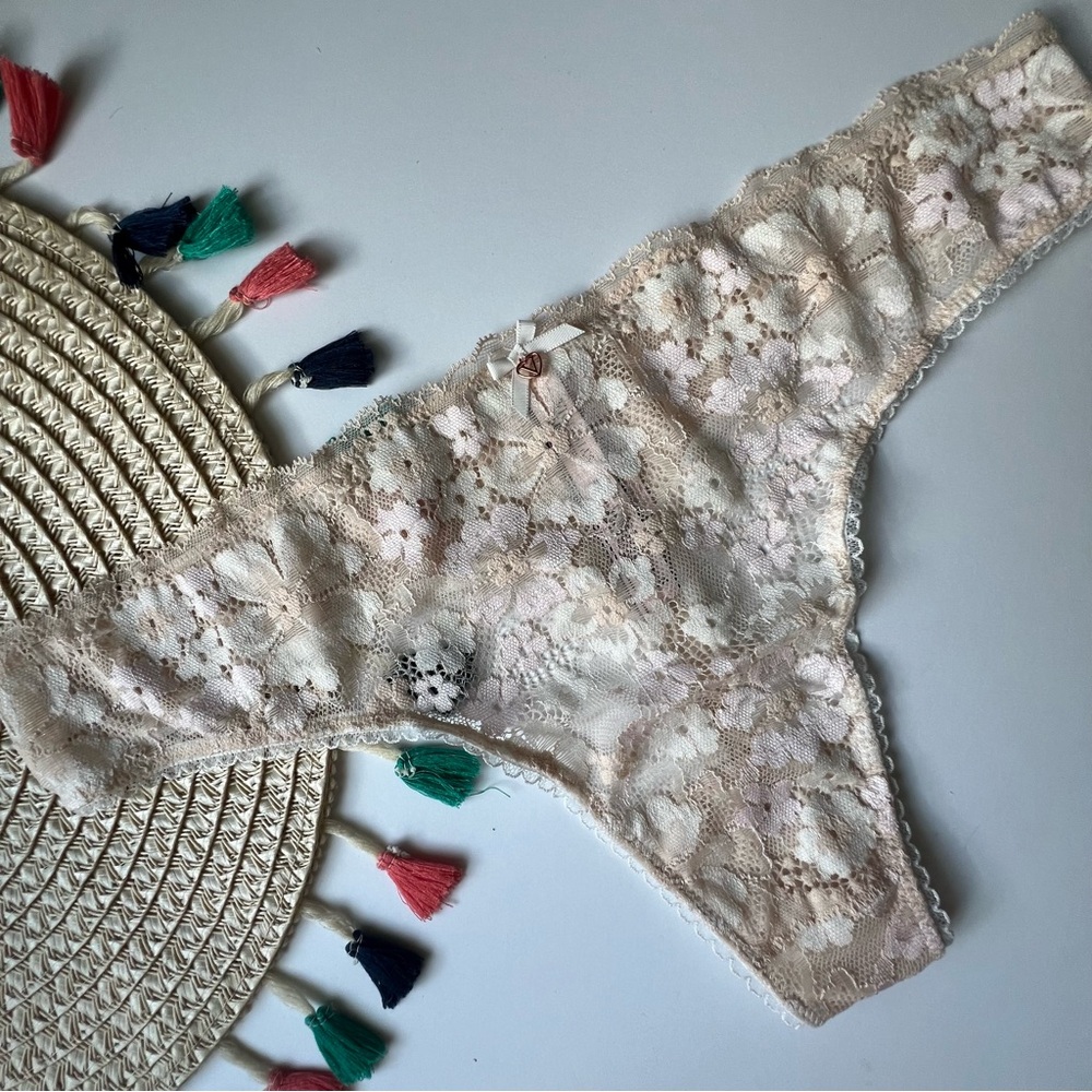 Victoria's Secret Body By Victoria Lace-Front Thong Panty Marzipan XL NEW